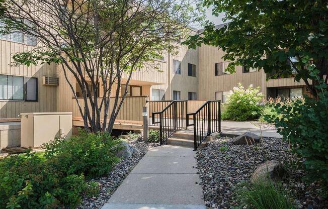 Cedarwood Condos - Cable, Internet & Underground Parking Included!
