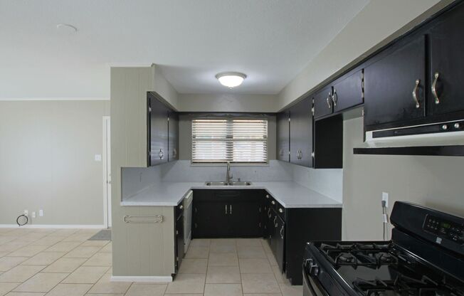 2 beds, 1.5 baths, $1,450