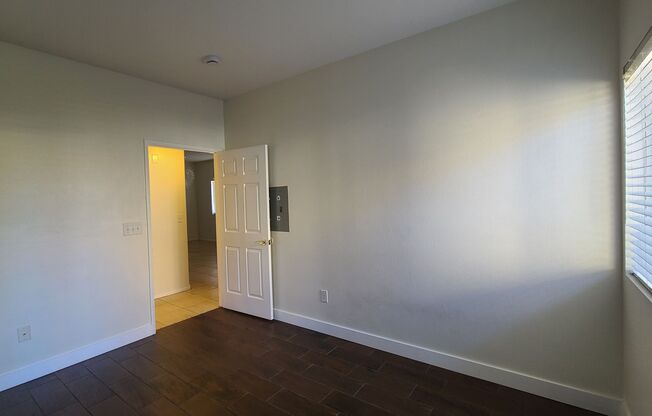2 beds, 2 baths, $1,300, Unit # 180