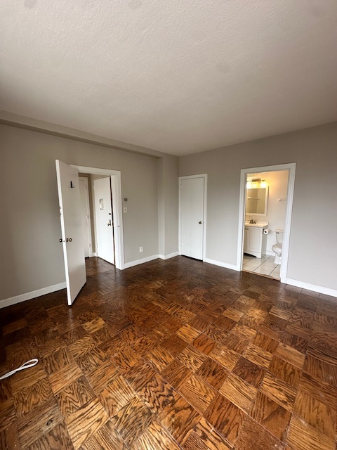 1121 N WAVERLY PL