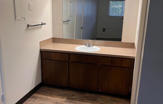 1 bed, 1 bath, 540 sqft, $1,300, Unit 22