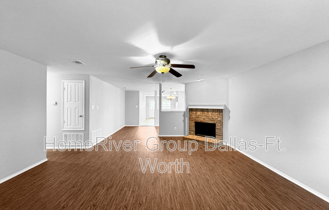 315 LAUREL LN