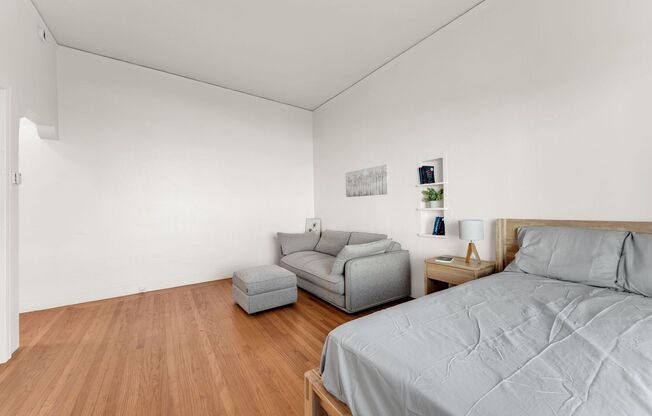 Studio, 1 bath, $2,095, Unit 225