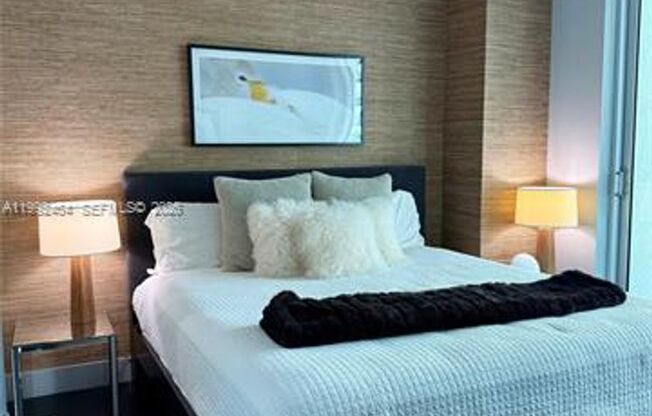 2 beds, 2 baths, 1,123 sqft, $4,650, Unit 55 SE 6th St # 3302
