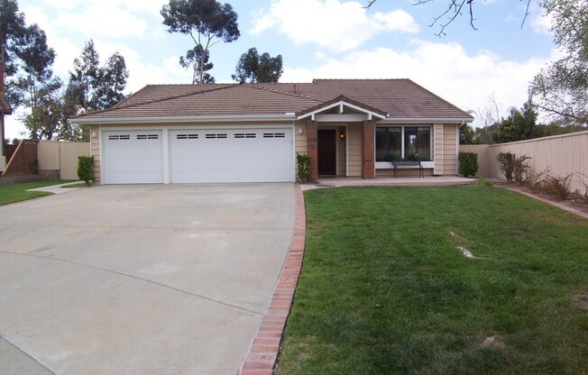 Charming 3Br/2Ba Single Story House W/3 Car Garage in Poway