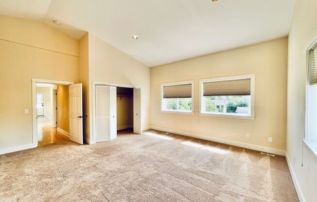 5 beds, 3.5 baths, $3,900