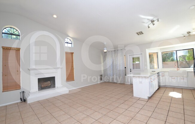 2409 W MARLBORO DR