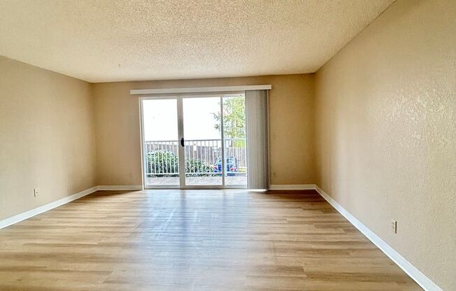 1 bed, 1 bath, 737 sqft, $1,466, Unit B10
