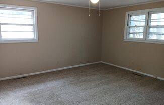 3 beds, 2 baths, $1,280