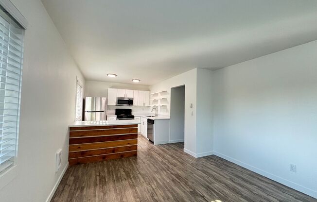 1 bed, 1 bath, 605 sqft, $1,395, Unit 36