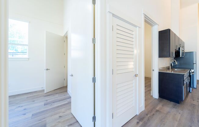 2 beds, 1 bath, 756 sqft, $1,825, Unit 1302