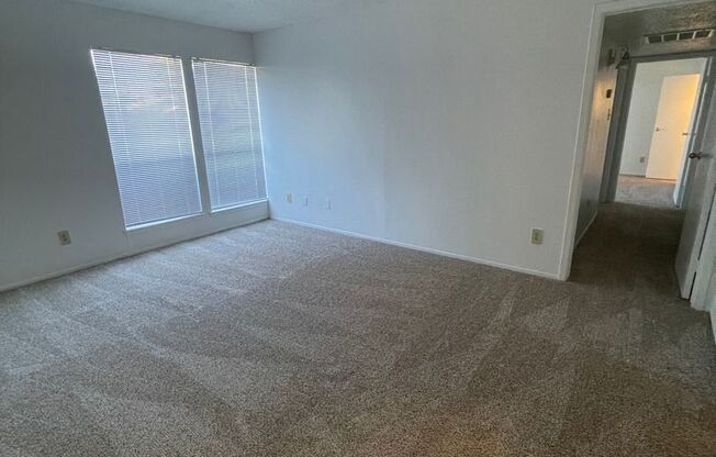 2 beds, 2 baths, 902 sqft, $1,070, Unit 180