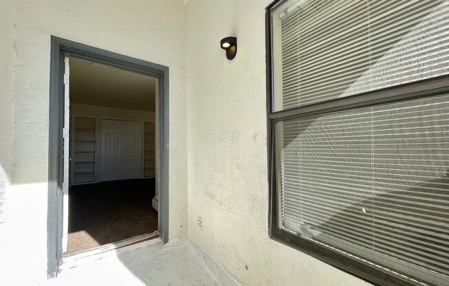 2 beds, 1 bath, 790 sqft, $915, Unit I225