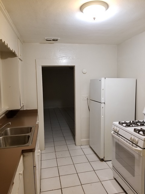 3 beds, 1 bath, $1,495