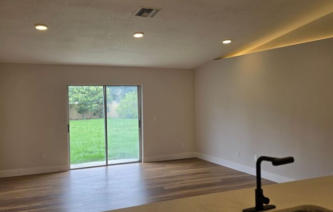 FOR RENT!!! SIMPLY STUNNING (REMODELED) 3 BEDROOM 2 BATH SINGLE FAMILY HOME...
