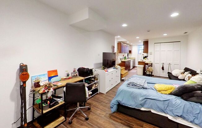 Studio, 1 bath, $1,725, Unit 1307 GE