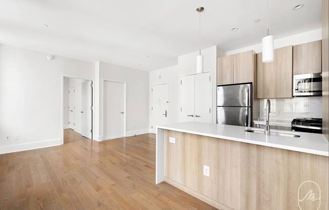 2 beds, 2 baths, $7,600, Unit 9L
