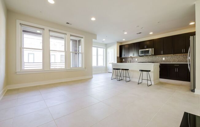 Updated 3br/2.5ba Condo Townhome Alexandria Walk to Metro