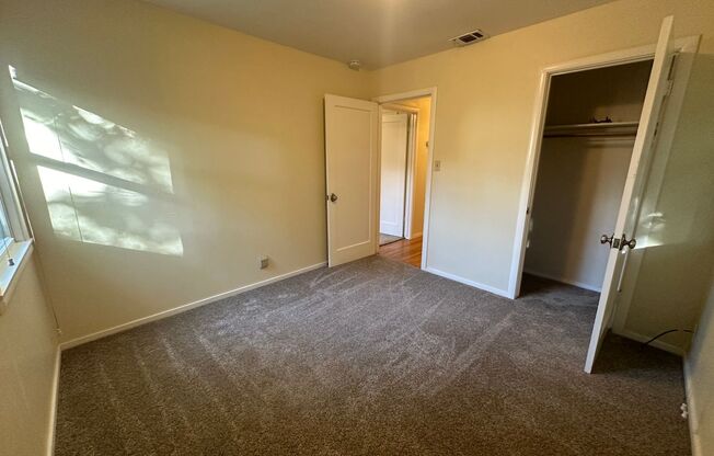 3 beds, 1 bath, $2,595