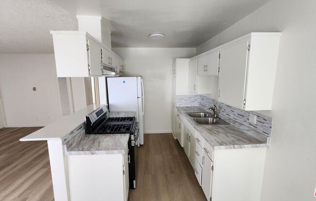 1 bed, 1 bath, 600 sqft, $2,000, Unit 5