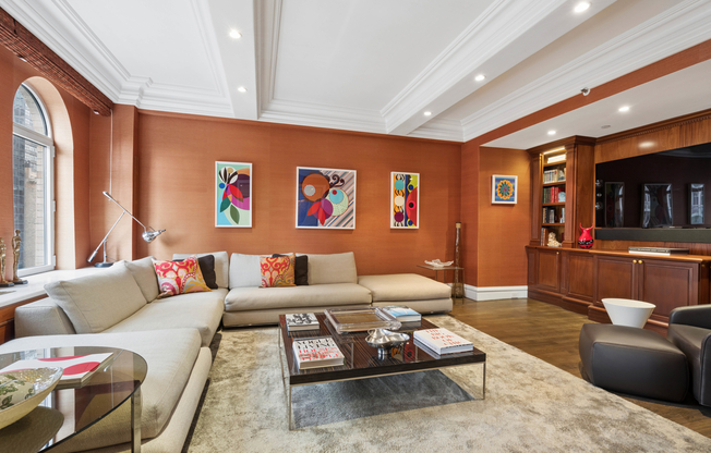 502 PARK AVE