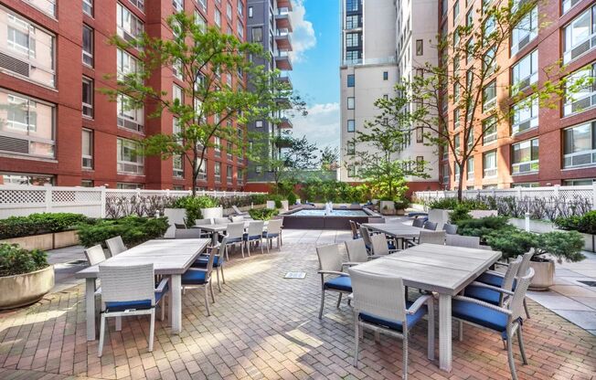 1 bed, 1 bath, 706 sqft, $5,200, Unit S11C