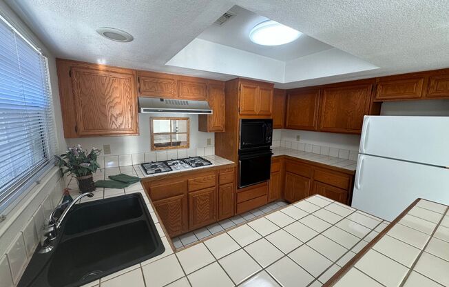 2 beds, 2 baths, $1,850