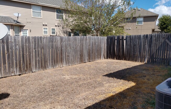 Cute updated duplex in Est Round Rock Close to Dell