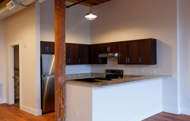 Studio, 1 bath, 827 sqft, $1,725, Unit 338