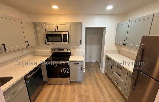 3 beds, 2 baths, $1,950, Unit 324 Prince (front house)