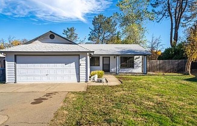 3 bdrm / 2 bath home with large yard