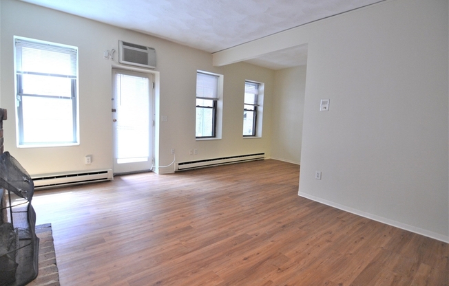 1 bed, 1 bath, 691 sqft, $3,055, Unit 41-4