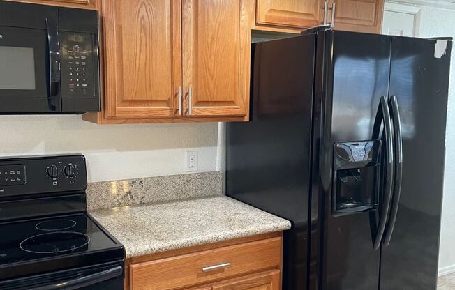 1 bed, 1 bath, 756 sqft, $1,100, Unit #4