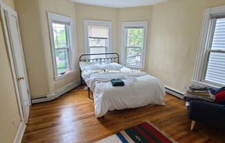 118 ELM ST