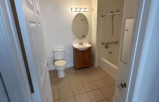 2 beds, 2 baths, $1,450, Unit # 2612