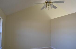 3 beds, 2 baths, $1,650