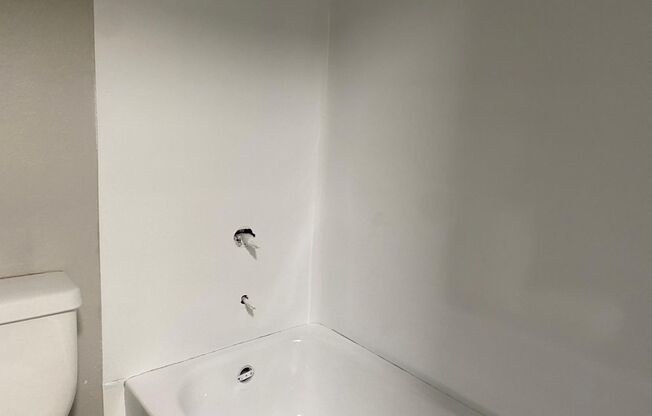 3 beds, 2 baths, 643 sqft, $1,950, Unit C205