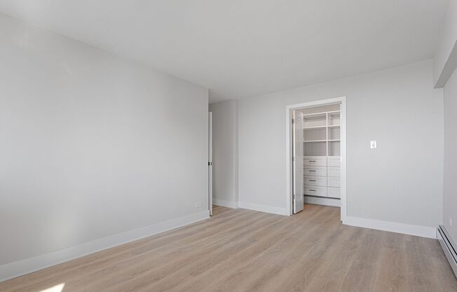 3 beds, 1.5 baths, 1,001 sqft, $3,300, Unit 26H