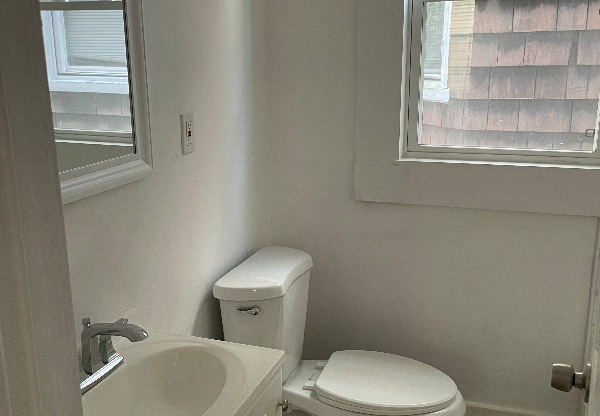 242 W 29 ST