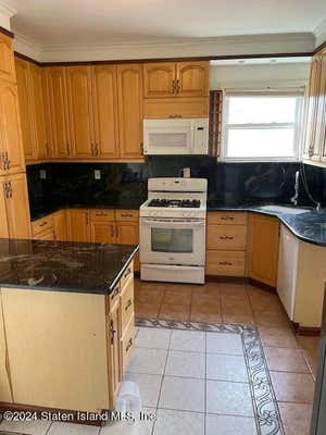 3 beds, 1 bath, 1,200 sqft, $2,700