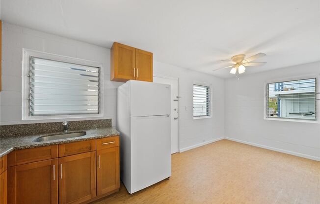 1 bed, 1 bath, $1,295, Unit 1545 Kewalo Street Unit P-1