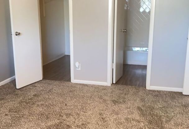 1 bed, 1 bath, 750 sqft, $800, Unit 50-202