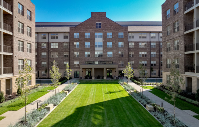 The Sage at Jeffrey Park: Courtyard and Greenspace