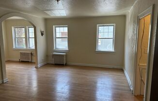 1 bed, 1 bath, 786 sqft, $1,325, Unit King Edward Annex 28