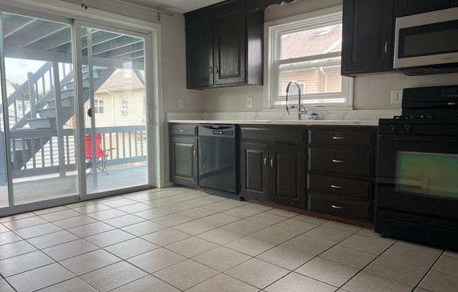 185 WALNUT AVE