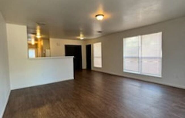 2963/2965 Loving Ave
