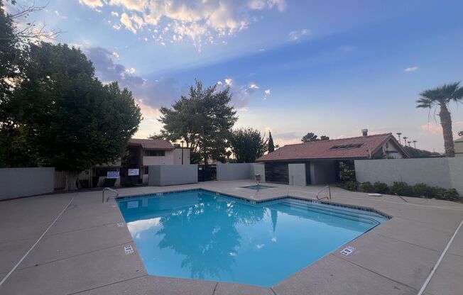Close to UNLV, Airport, and Las Vegas Strip. GRANITE COUNTERTOPS. Comm. Pool