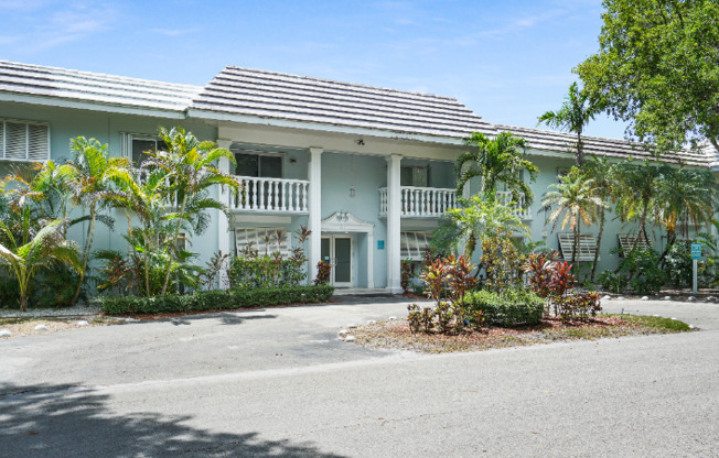 1200 MARIPOSA AVE