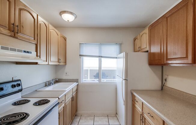 Studio, 1 bath, 420 sqft, $1,825, Unit 4