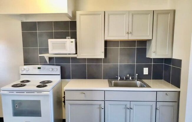 One Bedroom Apartment in Greeley Available Now!